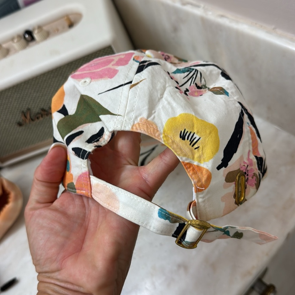 Floral hat / cap - Picture 2 of 2